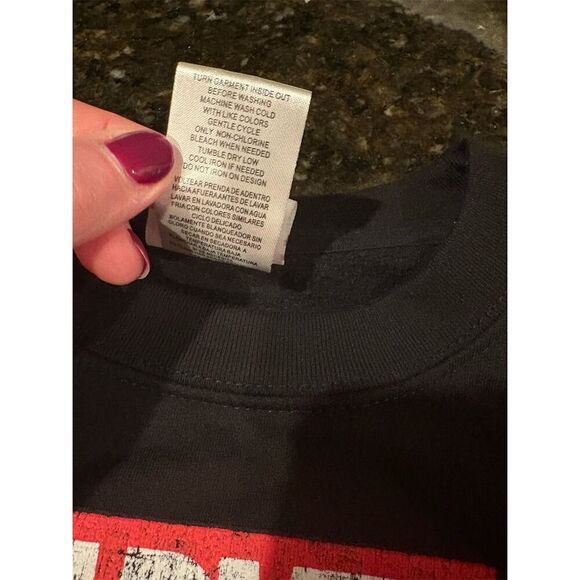 *3/$15 Marvel Unisex M Black Pullover Sweatshirt Graphic Superhero Print - Picture 8 of 8